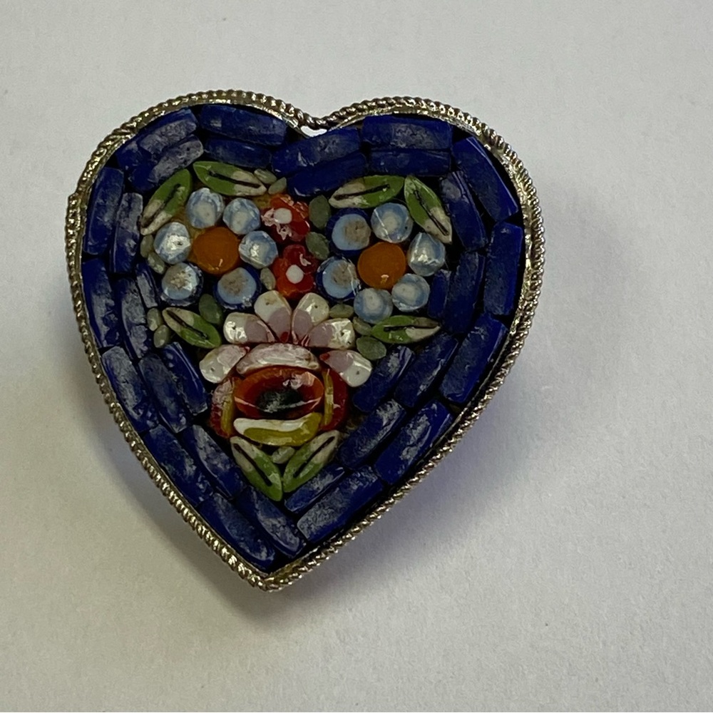 ITALY BROOCH PIN HEART SHAPE VENETIAN MOSAIC SILVER TONE BLUE FLORAL RED GREEN